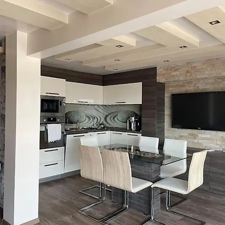 Brand New Valera Luxury * וארנה